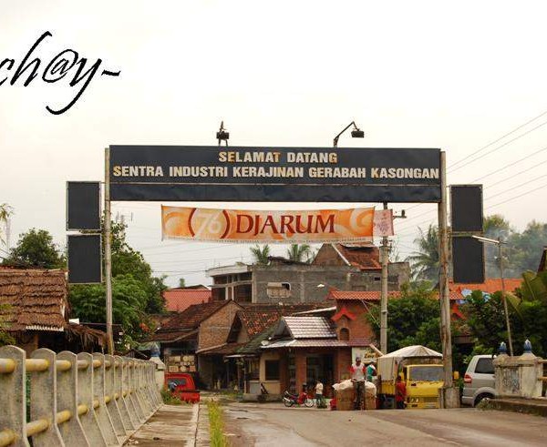  Sentra  Kerajinan  Grabah Kasongan Yogyakarta   Rental Mobil 