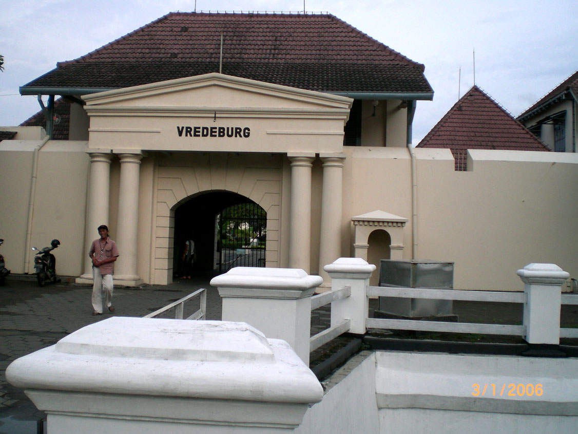 gerbang benteng vredeburg » Rental Mobil Jogja: Harga Sewa Mobil Rp.50Rb