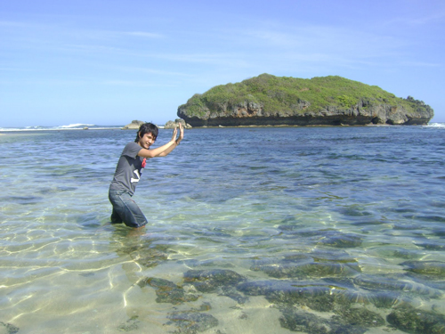 Pesona Pantai Sundak nan Elok