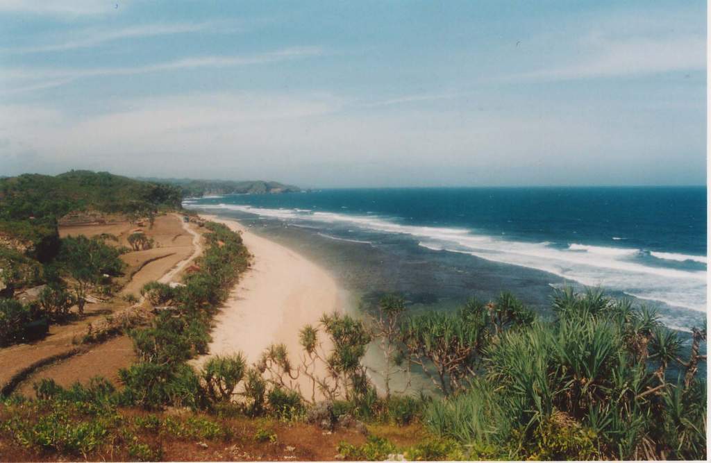 pantai sepanjang  Rental Mobil  Jogja Harga  Sewa Mobil  Rp 