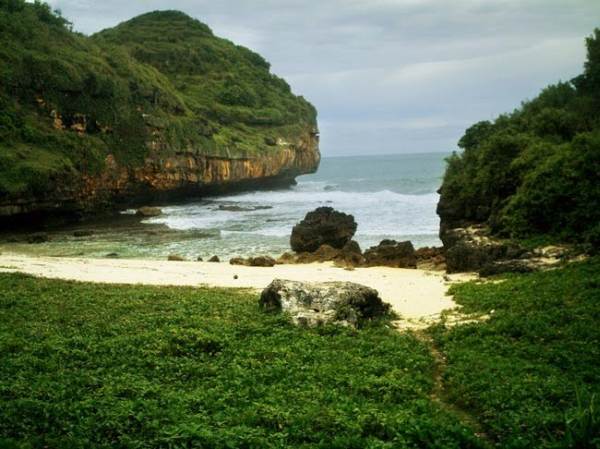 Pantai Butuh Pantai Gunung Kidul Yogyakarta