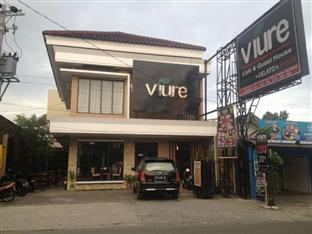 VIURE CAFE & GUEST HOUSE